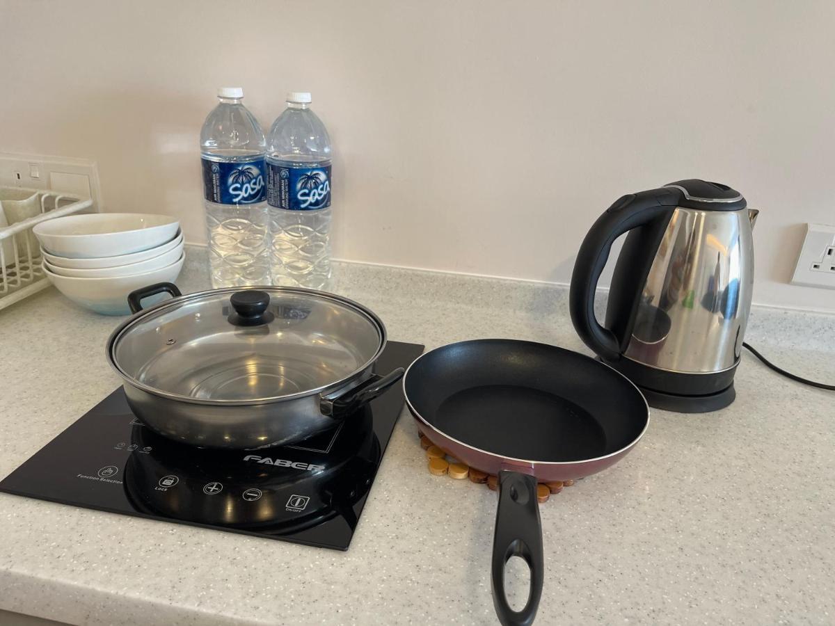 Aru Suites Homestay Wifi,Carpark,24H Check In,Water Filter By R2 Residence Кота-Кинабалу Экстерьер фото