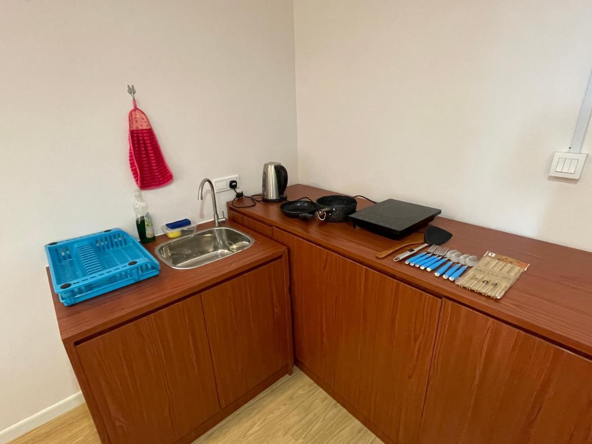 Aru Suites Homestay Wifi,Carpark,24H Check In,Water Filter By R2 Residence Кота-Кинабалу Экстерьер фото
