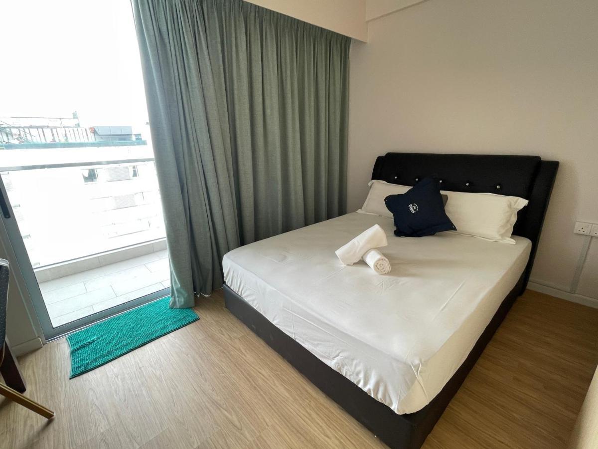 Aru Suites Homestay Wifi,Carpark,24H Check In,Water Filter By R2 Residence Кота-Кинабалу Экстерьер фото