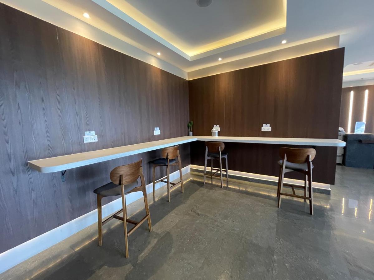 Aru Suites Homestay Wifi,Carpark,24H Check In,Water Filter By R2 Residence Кота-Кинабалу Экстерьер фото