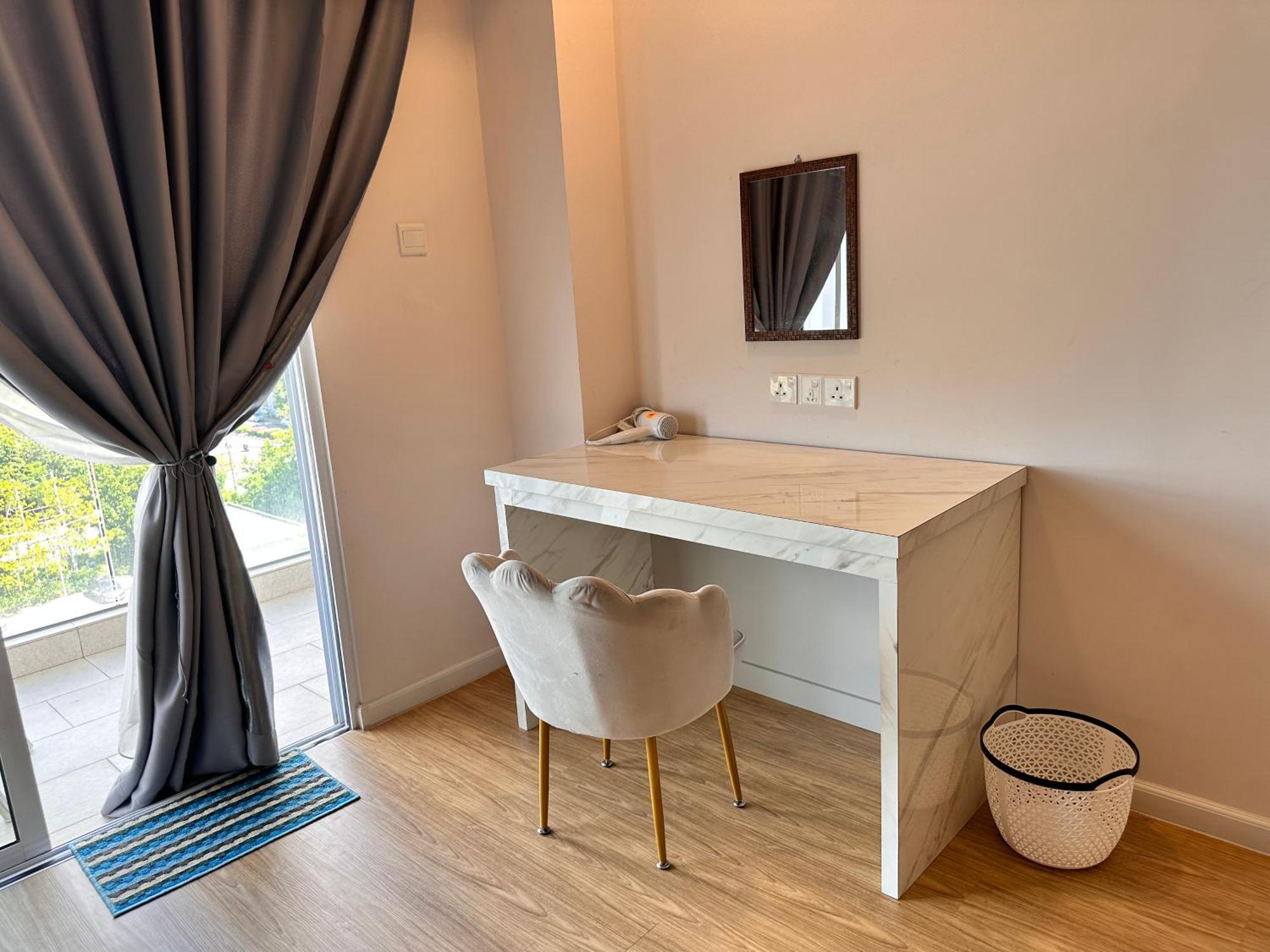 Aru Suites Homestay Wifi,Carpark,24H Check In,Water Filter By R2 Residence Кота-Кинабалу Экстерьер фото